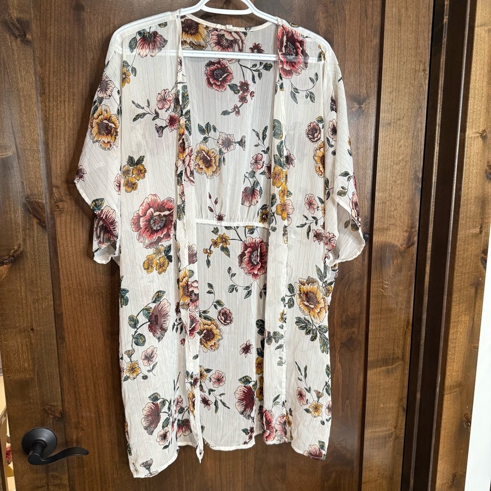 Maurice’s Floral Kimono Cardigan white semi sheer floral print Size 0/1 - Picture 4 of 10